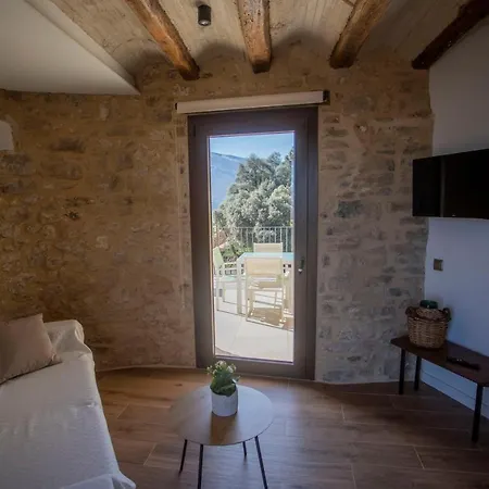 Casa Sanui. Turistics Rurals * Estorm