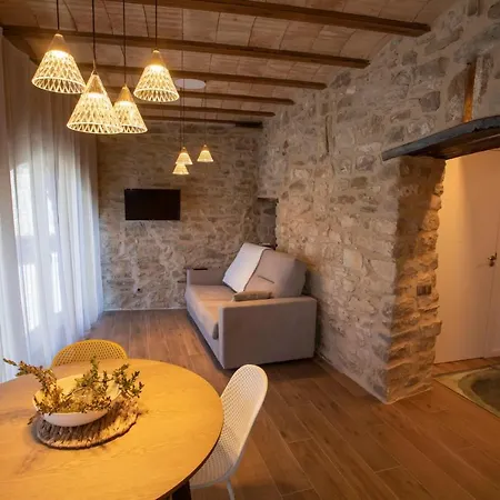 Casa Sanui. Turistics Rurals Apartment *